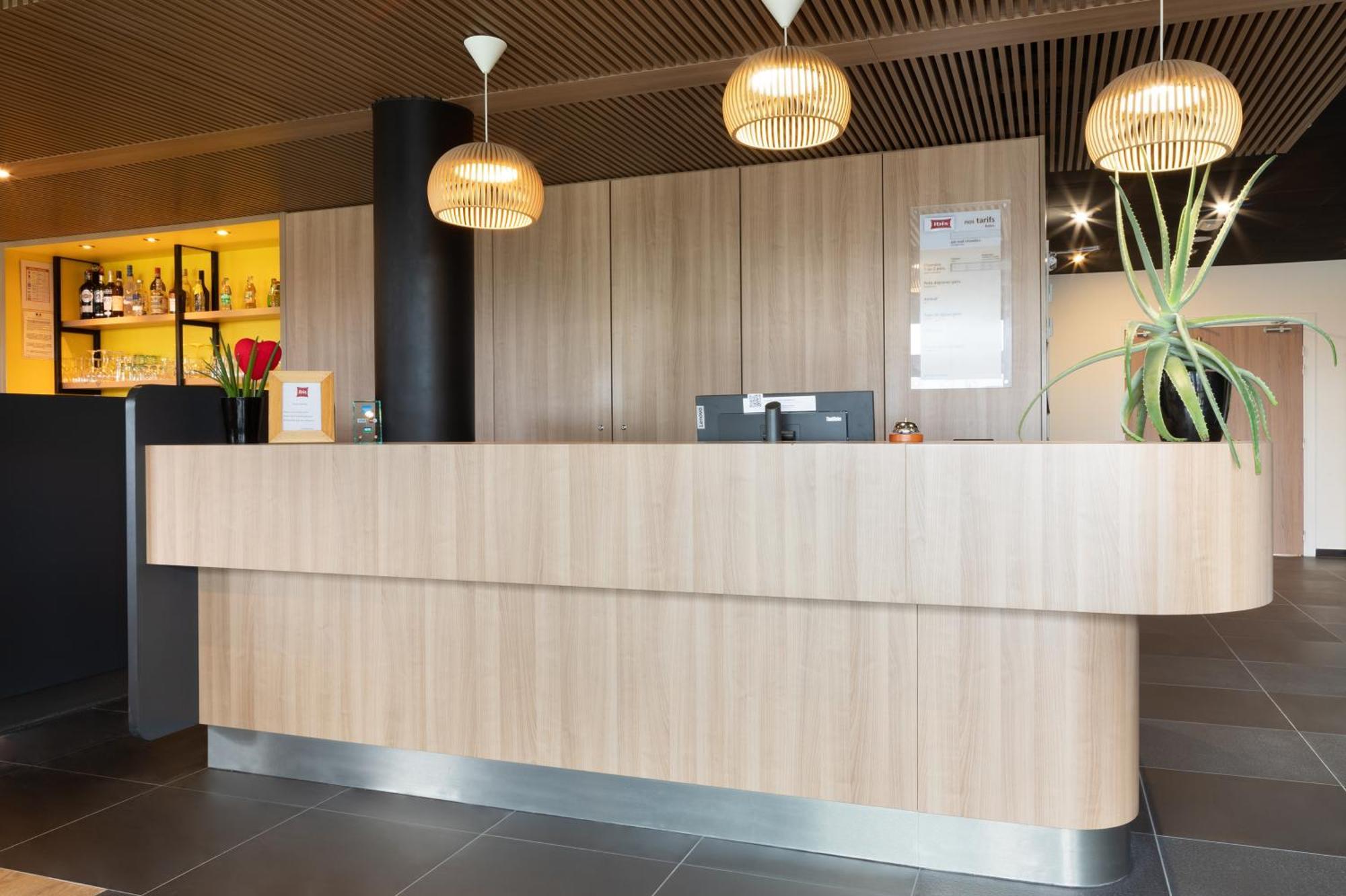 Ibis Douai Dechy Hotel Exterior foto